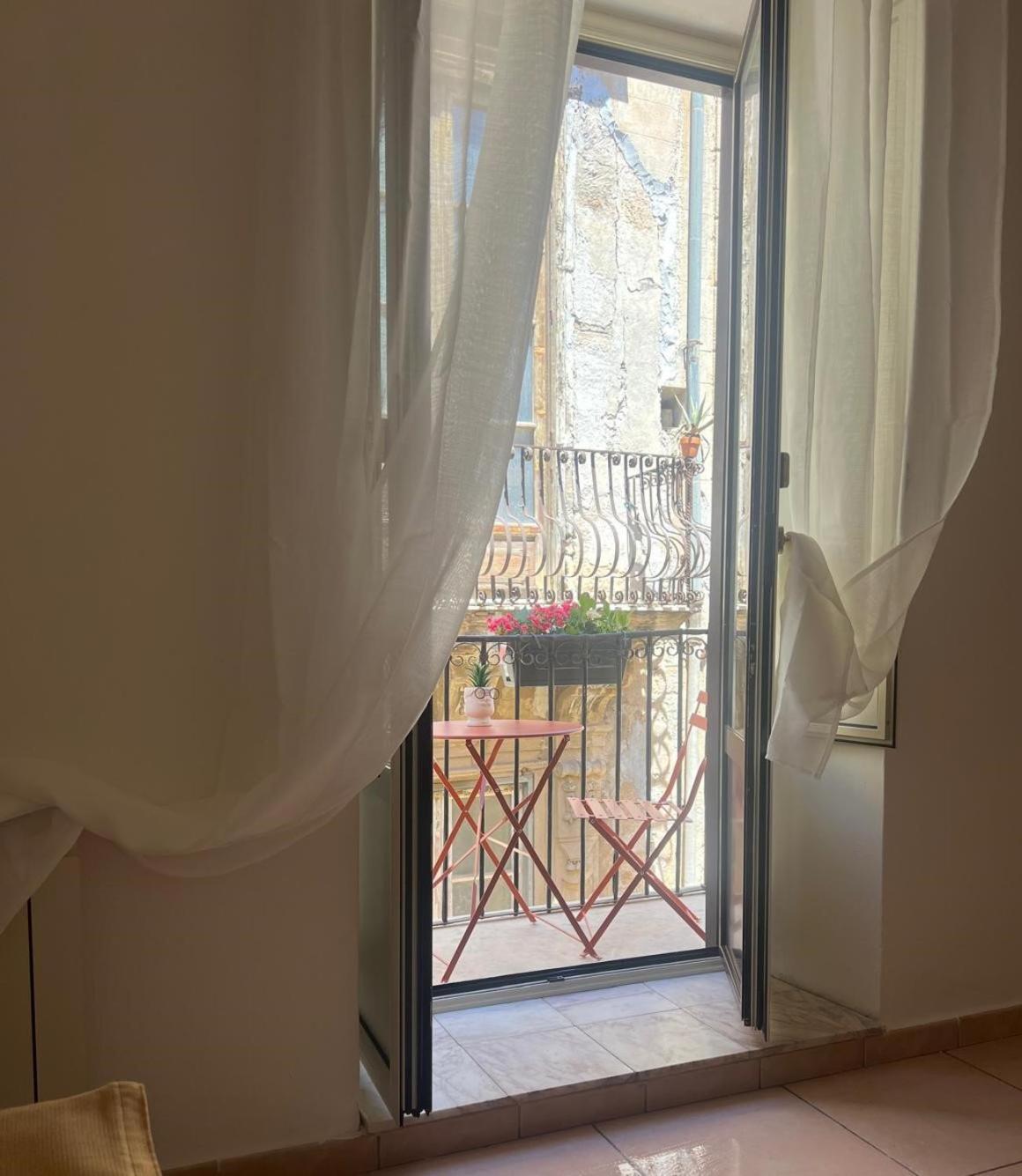 Greta'S Apartment Discesa Delle Capre パレルモ エクステリア 写真